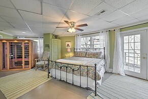 Scenic Pet-friendly House w/ Private Hot Tub!