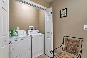 Scenic Pet-friendly House w/ Private Hot Tub!