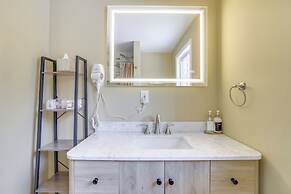 < 7 Mi to Slopes: Inviting Pocono Mtn Retreat!