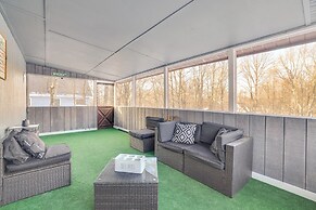 < 7 Mi to Slopes: Inviting Pocono Mtn Retreat!