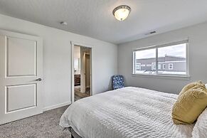 Nampa Townhome ~ 18 Mi to Downtown Boise!