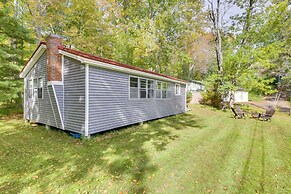 Rustic Retreat Across From Lake; Family Friendly!