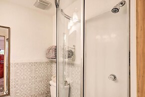 Quirky Santa Cruz Studio w/ Shared Courtyard!