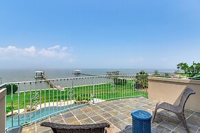 Private Dock + Pier: Luxe Villa on Galveston Bay!