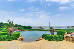 Private Dock + Pier: Luxe Villa on Galveston Bay!