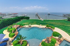 Private Dock + Pier: Luxe Villa on Galveston Bay!