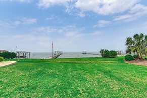 Private Dock + Pier: Luxe Villa on Galveston Bay!