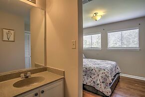 Baton Rouge Townhome w/ Pool Access - 7 Mi to Lsu!