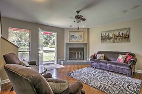 Baton Rouge Townhome w/ Pool Access - 7 Mi to Lsu!