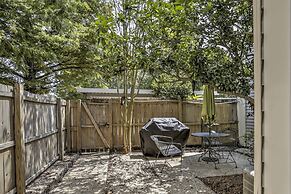 Baton Rouge Townhome w/ Pool Access - 7 Mi to Lsu!