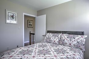 Baton Rouge Townhome w/ Pool Access - 7 Mi to Lsu!