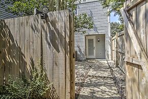 Baton Rouge Townhome w/ Pool Access - 7 Mi to Lsu!