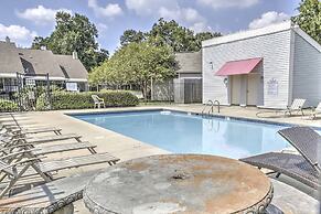 Baton Rouge Townhome w/ Pool Access - 7 Mi to Lsu!