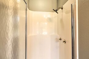 Cozy Cottage < 1 Mile From Kindred Barn!