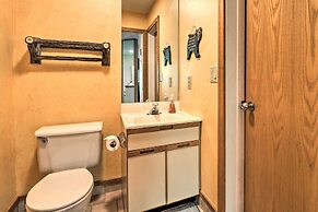 Killington Condo w/ Spa ~ 3 Miles to Ski Resort!