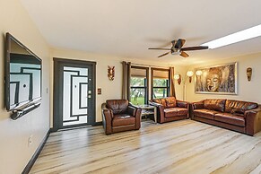 4 Mi to Beach: Pet-friendly Home in Naples!