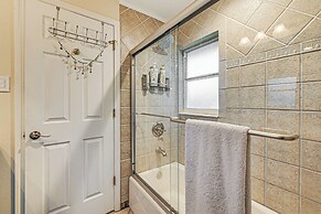 4 Mi to Beach: Pet-friendly Home in Naples!