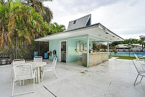 4 Mi to Beach: Pet-friendly Home in Naples!