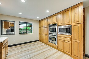 4 Mi to Beach: Pet-friendly Home in Naples!