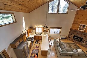 Ashland Cabin on 170 Acres w/ Mtn Views & Sauna!