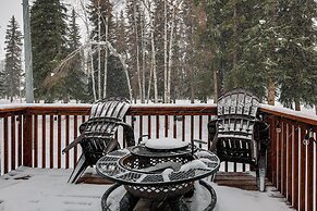 Peaceful Nature Escape w/ Deck in North Pole!
