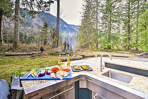 Gold Bar Cabin on Skykomish River: Heated Swim Spa