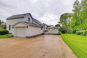 Lavish House w/ Patio - 2 Blocks to Green Lake!