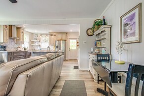 Lavish House w/ Patio - 2 Blocks to Green Lake!