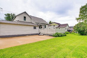 Lavish House w/ Patio - 2 Blocks to Green Lake!