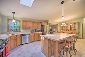 Tranquil Cabin Getaway Near Red Cedar Lake!