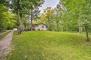 Tranquil Cabin Getaway Near Red Cedar Lake!