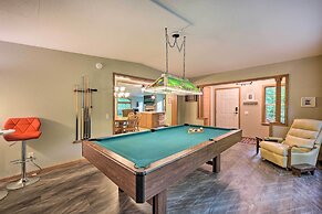 Tranquil Cabin Getaway Near Red Cedar Lake!