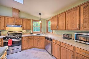 Tranquil Cabin Getaway Near Red Cedar Lake!