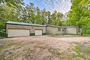 Tranquil Cabin Getaway Near Red Cedar Lake!