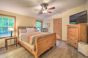 Tranquil Cabin Getaway Near Red Cedar Lake!