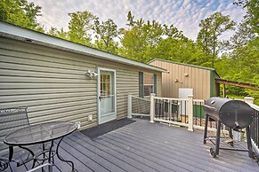 Tranquil Cabin Getaway Near Red Cedar Lake!