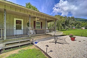 Deep Gap Cottage w/ Fire Pits - Hike & Ski!