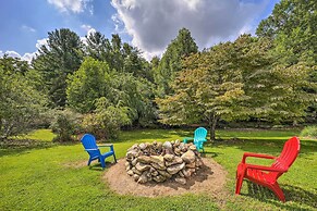 Deep Gap Cottage w/ Fire Pits - Hike & Ski!