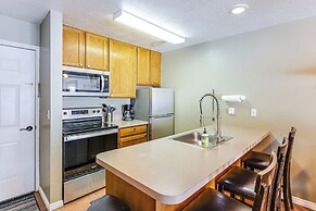 Garden City Condo w/ Pool Access by Bear Lake!