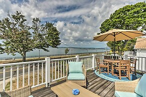 Walkable New Haven Retreat w/ Ocean Views!
