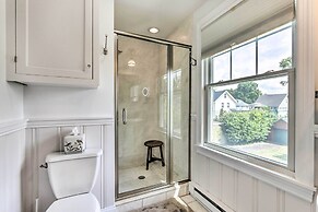 Walkable New Haven Retreat w/ Ocean Views!