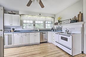 Charming Farmhouse w/ Pool & Fishing Pond!