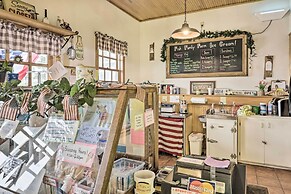 Charming Farmhouse w/ Pool & Fishing Pond!