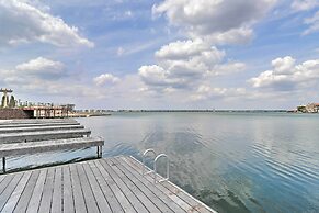 Lake LBJ Condo w/ Balcony & Shared Boat Docks