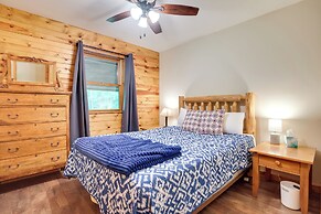 Waterfront Cottage w/ Dock on Papoose Lake!