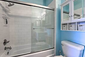 Lovely Resort Condo Near Disney, Golf & Dining!