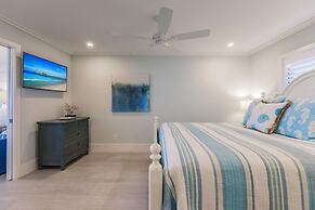 Lovely Marco Island Condo w/ Private Bay View