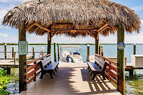 Lovely Marco Island Condo w/ Private Bay View