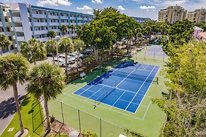 Lovely Marco Island Condo w/ Private Bay View