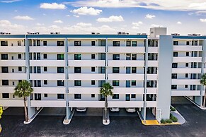 Lovely Marco Island Condo w/ Private Bay View